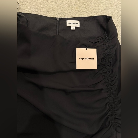 NWT Superdown Maya Ruched Mini Skirt (size M) - Picture 3 of 4